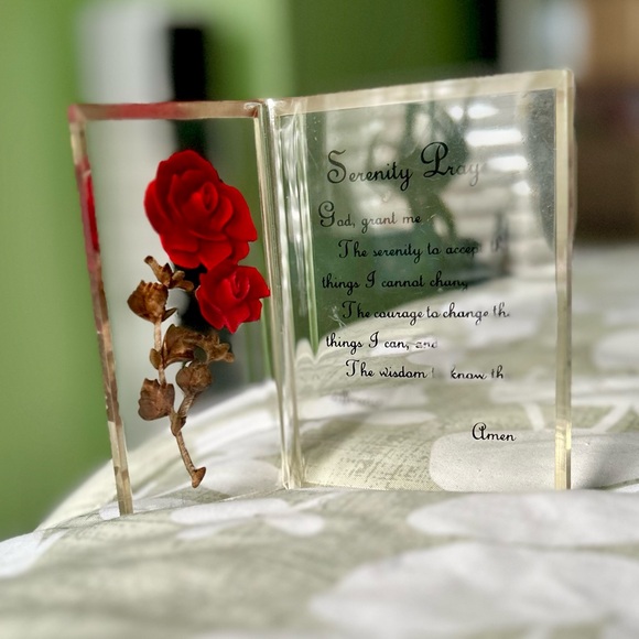 VTG Serenity Prayer Glass Encased Faux Floral Rose Cottagecore Glassware Art - Picture 2 of 7
